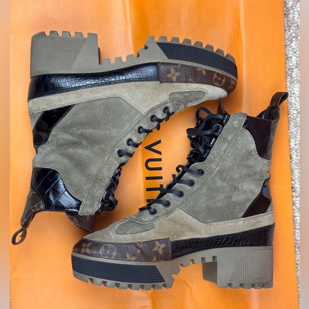 Louis Vuitton Suede Calfskin Crocodile Monogram Laureate Platform Boots S39 1/2